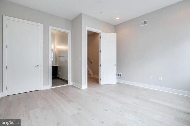 Photo - 619 N 4th St