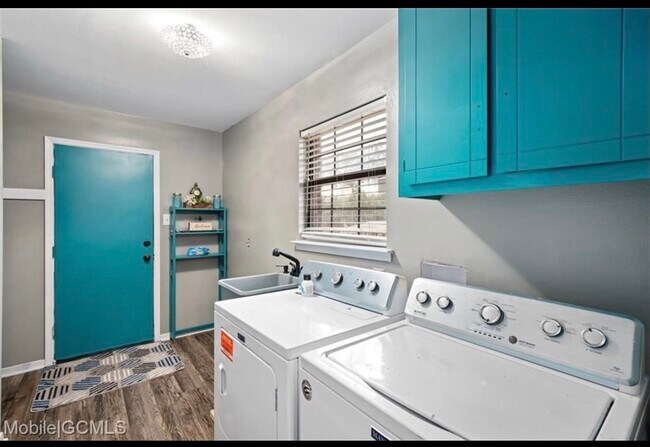 Photo - 5187 Somerset Dr W