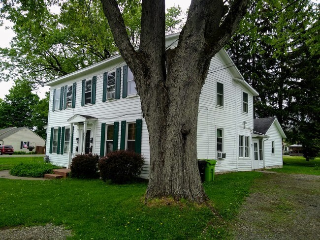 100 N Main St