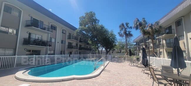 Photo - 4611 W Fig St Unidad 110