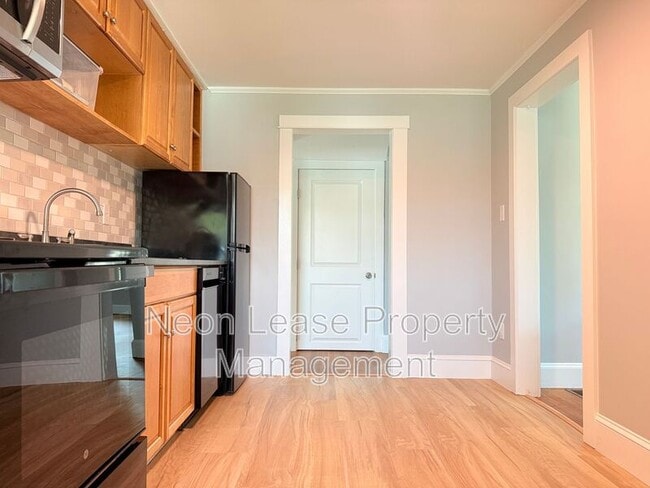 880 S State St Unit 1