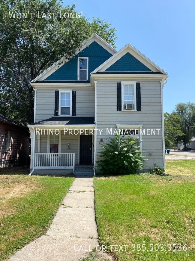 Building Photo - 2440 B Ave Unit 1 Rental