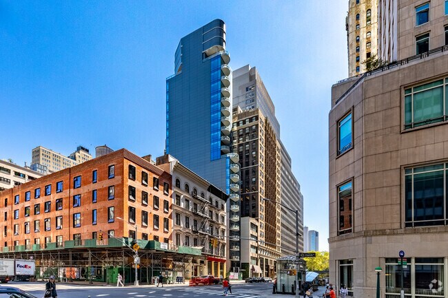 Photo - Iris Tribeca