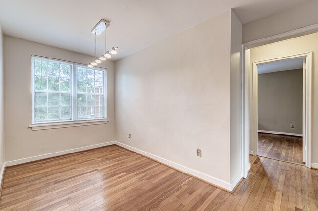 Dining Room - 109 E Glebe Rd Unit C
