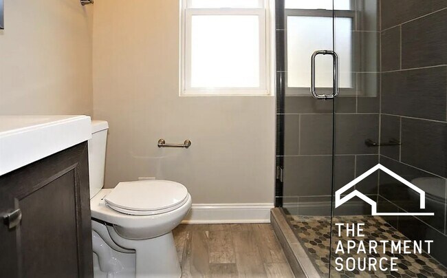 Photo - 1437 W Carmen Ave Unit 1