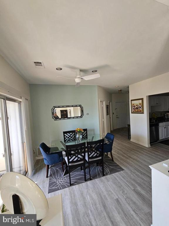1720 Lake Shore Crest Dr Unidad 36