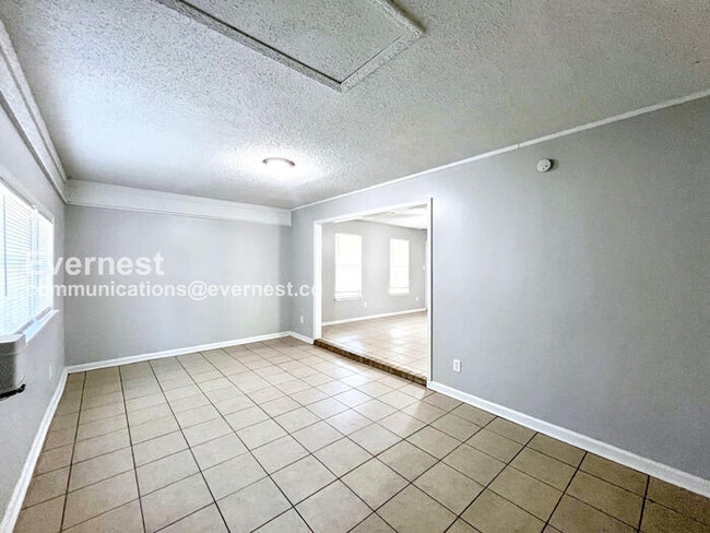 Photo - 6175 Forestgate Rd