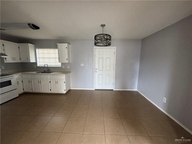 Photo - 914 W Denver St