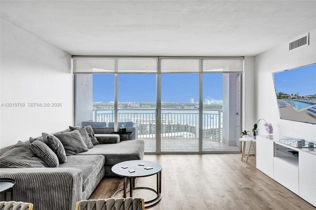 Building Photo - 18021 Biscayne Blvd Unit 1804