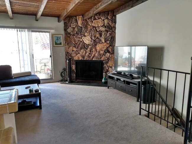 Building Photo - 1907 Morgan Ln Unit C