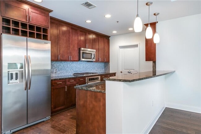 Photo - 270 17th St NW Unidad 1410