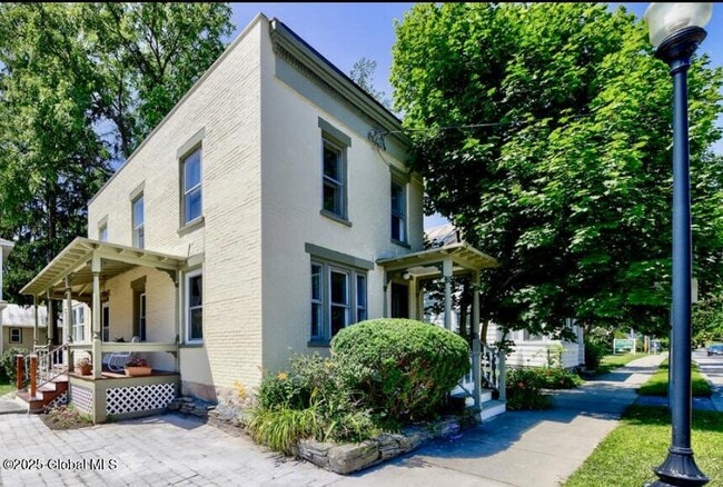 Photo - 246 Church St