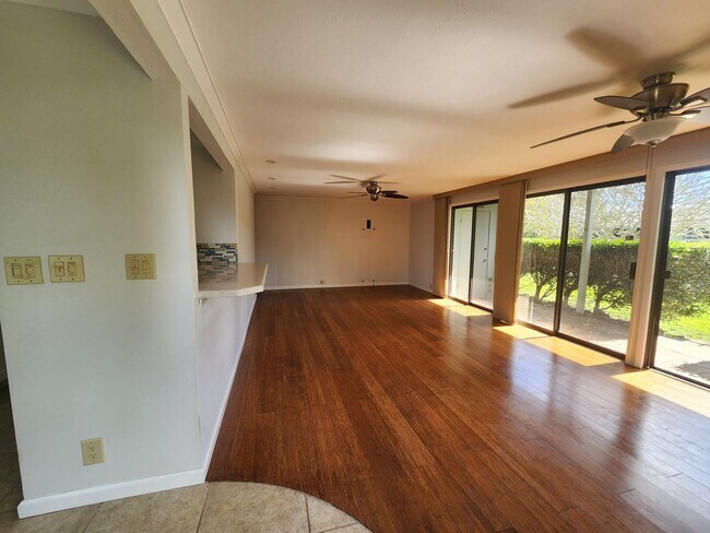 Photo - 3057 Poipu Rd