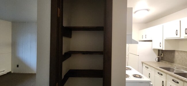 Photo - 625 9th St N