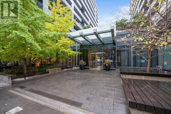 Photo - 1030 King St W Unit 202