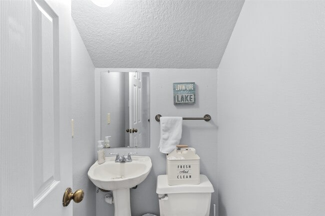 Photo - 117 E Park Dr