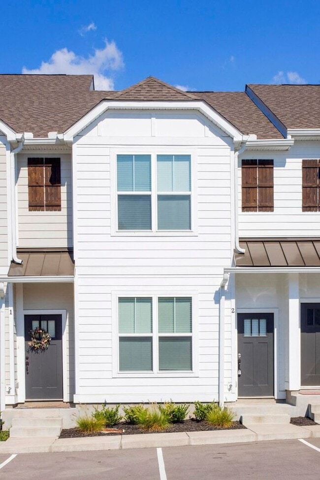 Photo - 3 Bed/3 Full Baths! Newer Townhome