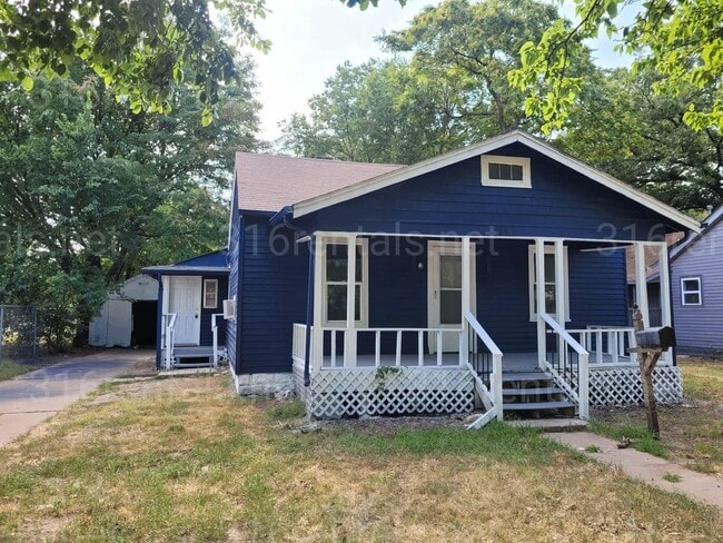 Building Photo - $825 - 2 bedroom/ 1 bathroom - Single Fami... Rental