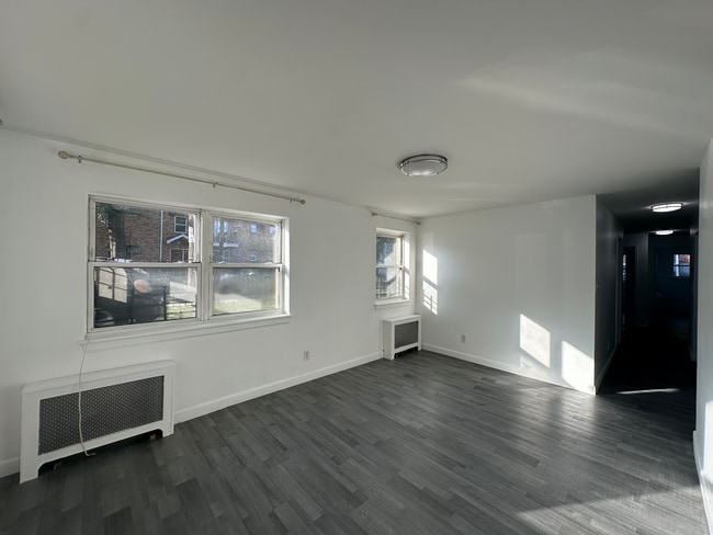Building Photo - 8703 Kingston Plz Unit 1