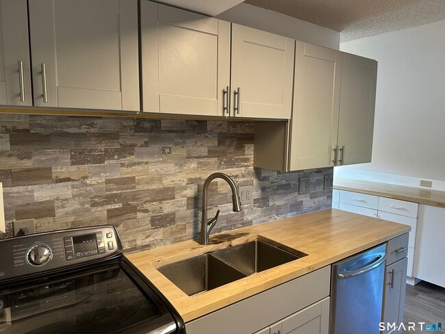 Photo - 2 Clark St Unit 3