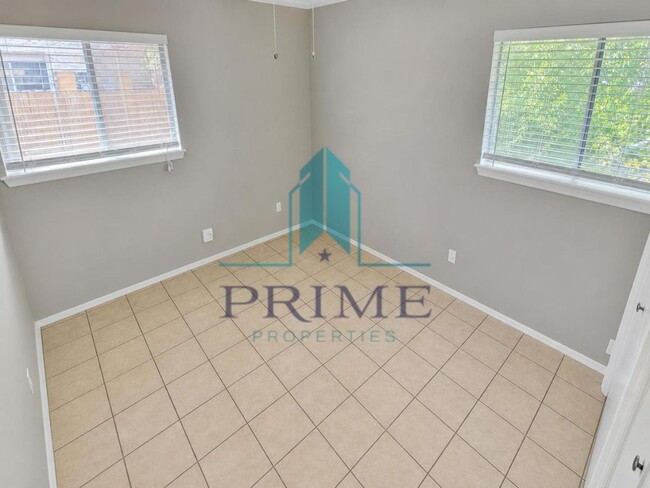 9900 Randall Dr Unit B