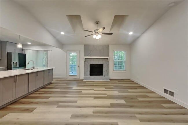 Photo - 2520 Deerfield Dr