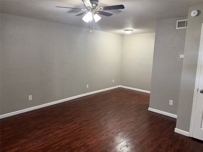 357 NW Newton Dr