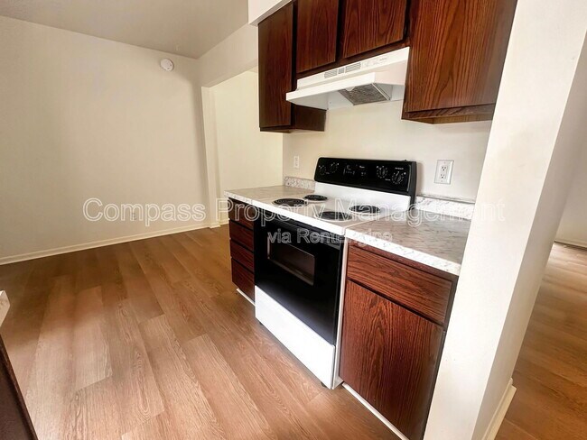 Photo - 4830 Norfolk Cir Townhome