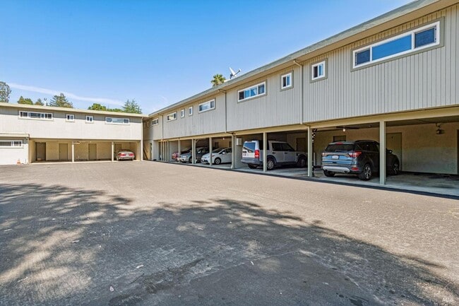 Building Photo - 83 Pixley Ave Unit 6