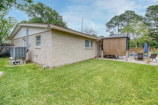 Building Photo - 1405 Delabrook Ct