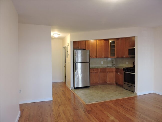 Photo - 1031 Halsey St