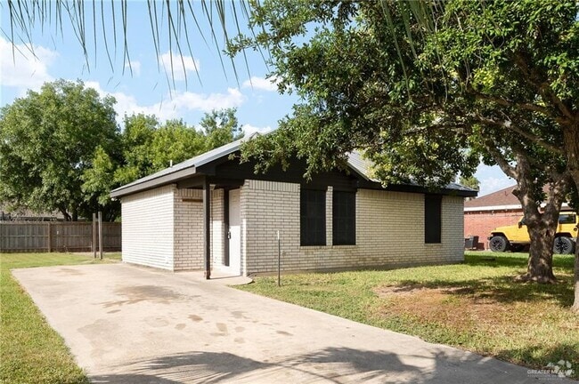 Building Photo - 3900 Gabriella Dr Rental