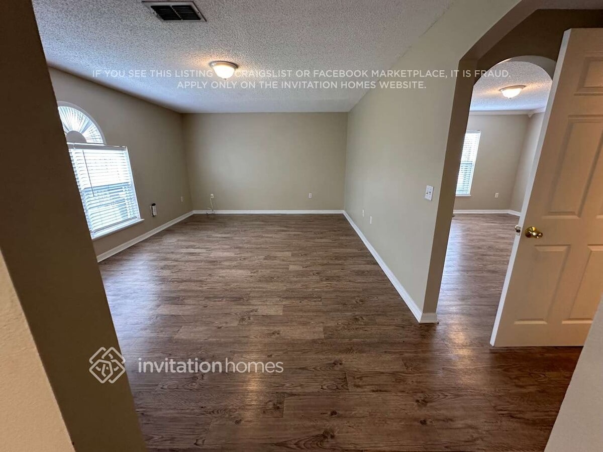 Photo - 4725 Willamette Cir