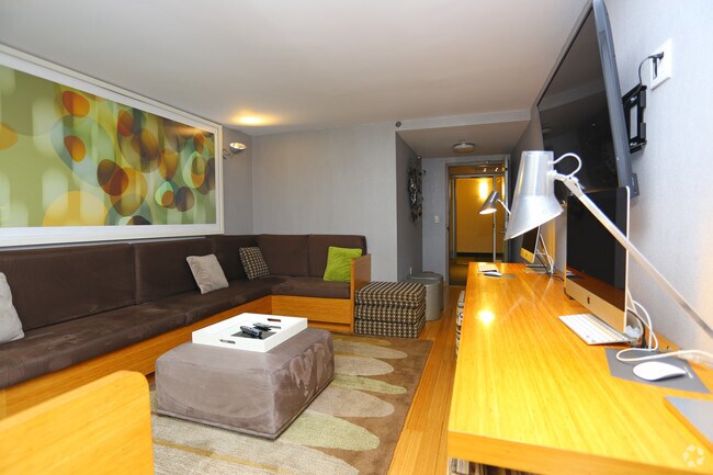 Photo - The Sierra Chelsea