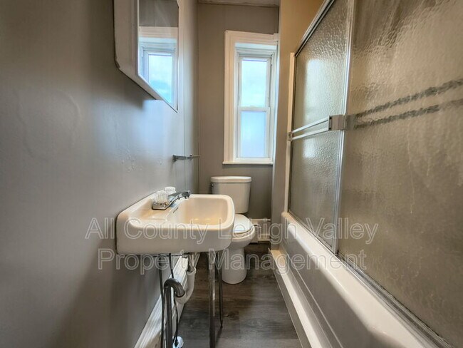 Photo - 417 N Ninth St