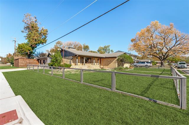 Photo - 611 W Sycamore St