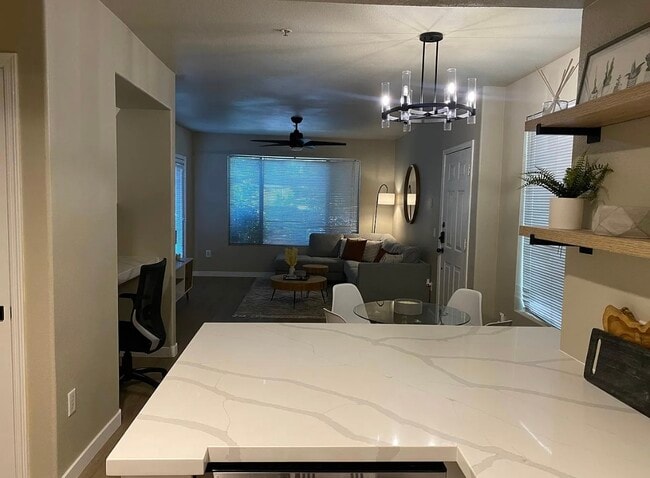Building Photo - 4925 E Desert Cove Ave Unit 124