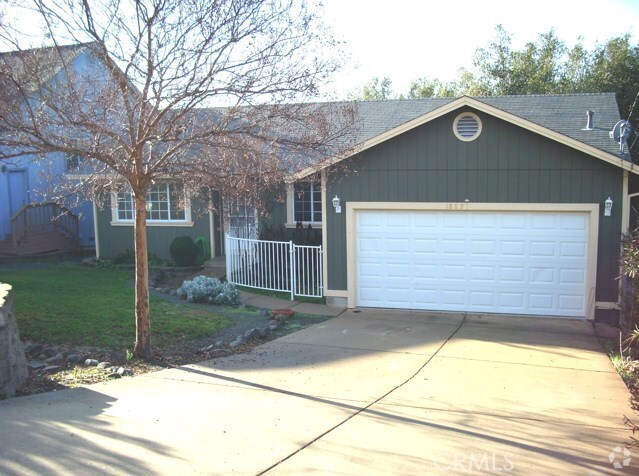 Building Photo - 18895 Stonegate Rd Rental