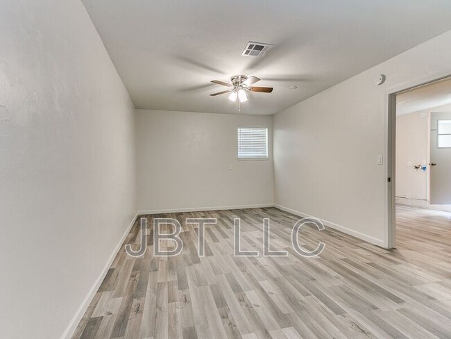 Photo - 4416 Meadowoak Dr