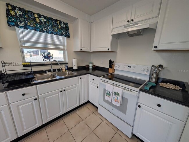 Photo - 402 Auburn Dr