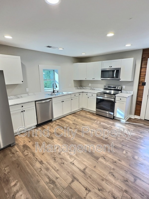 Building Photo - 2430 Raleigh Lagrange Dr Rental