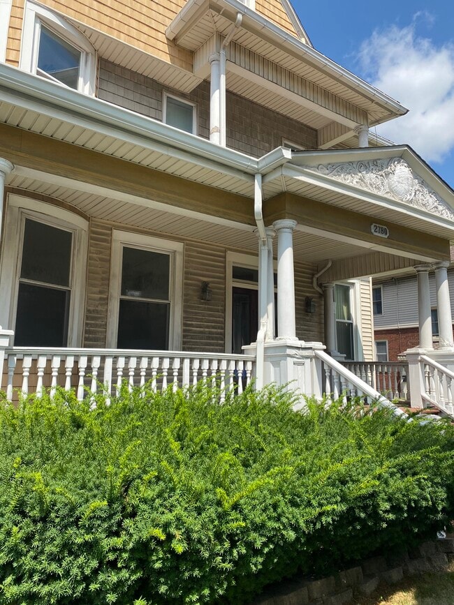 Photo - 2780 Main St