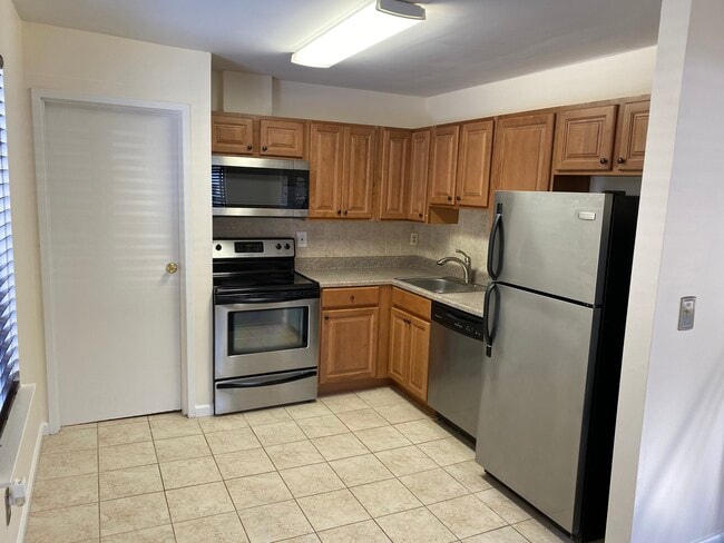 Building Photo - 57 Birchwood Rd Unit Fairview