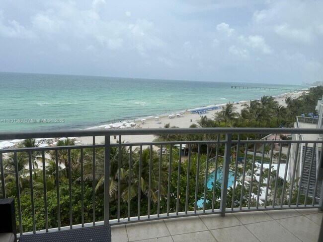 Building Photo - 17375 Collins Ave Unit 702 Rental