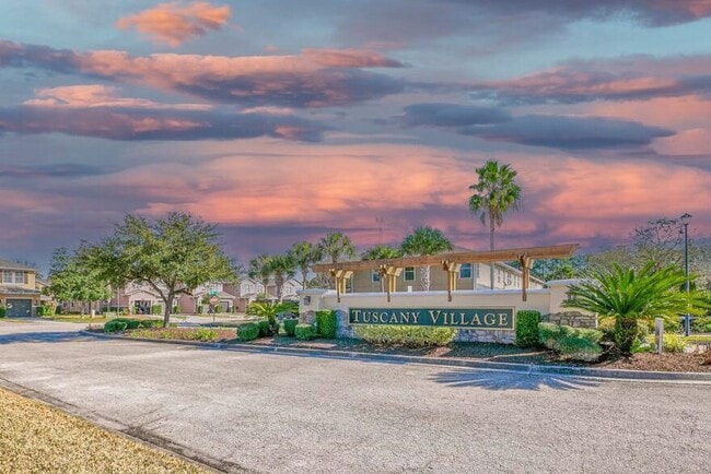 Photo - 728 Cabernet Pl
