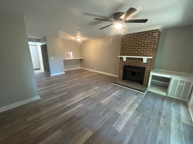 Building Photo - 240-10 Jamil Road, Columbia, SC 29210