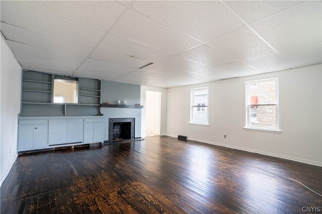 30 W Monroe St