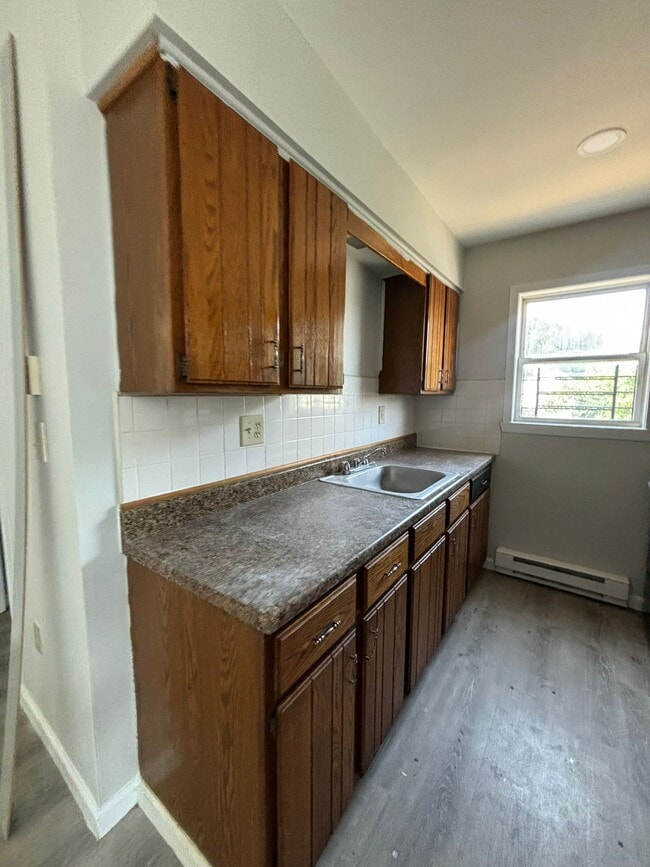 Building Photo - 387 S 6th St Unit 2R Rental