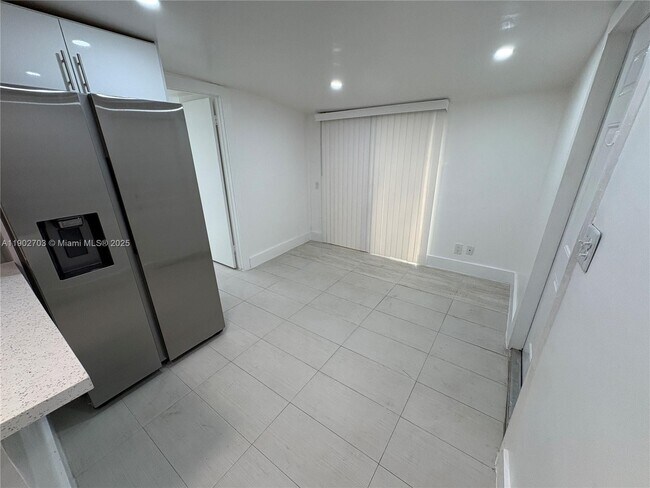 Photo - 3157 SW 17th St Unidad B