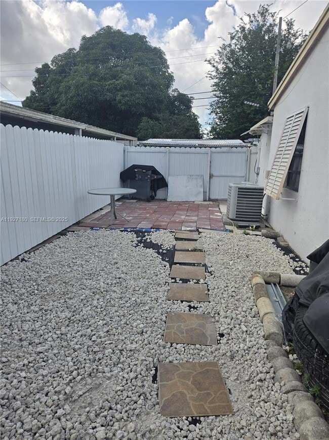 Building Photo - 16240 NW 18th Ave